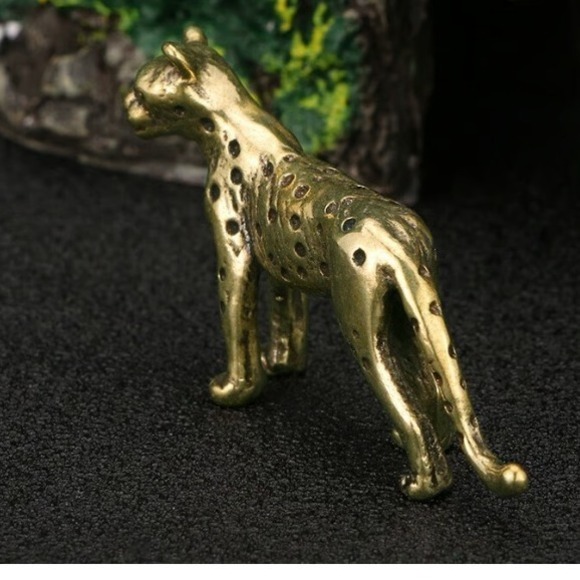 Brass Cheetah Leopard Figurine Miniature Home Ornament Figurines Animal Gift - Picture 3 of 4